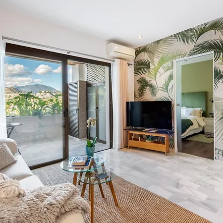 Luxurious In 5-star Del Golf Apartment Marbella